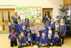 mayor-eric-shaw-jane-stewart-the-brunel-and-year-2-children-from-robert-le-kyng-primary-school